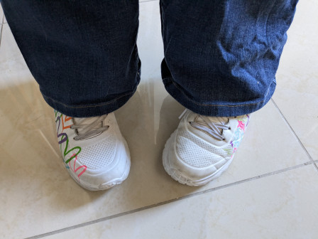 Baskets dépareillées