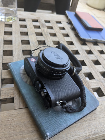 Mon petit Leica adoré.