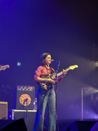 Adrianne Lenker du groupe Big Thief à L'Olympia, le 18 avril 2026